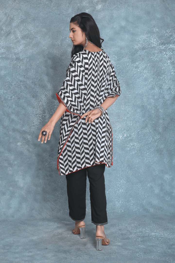AASHRA KAFTAN SET